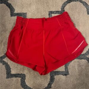 Lululemon 2.5 inch HIGH RISE Hotty Hot Short